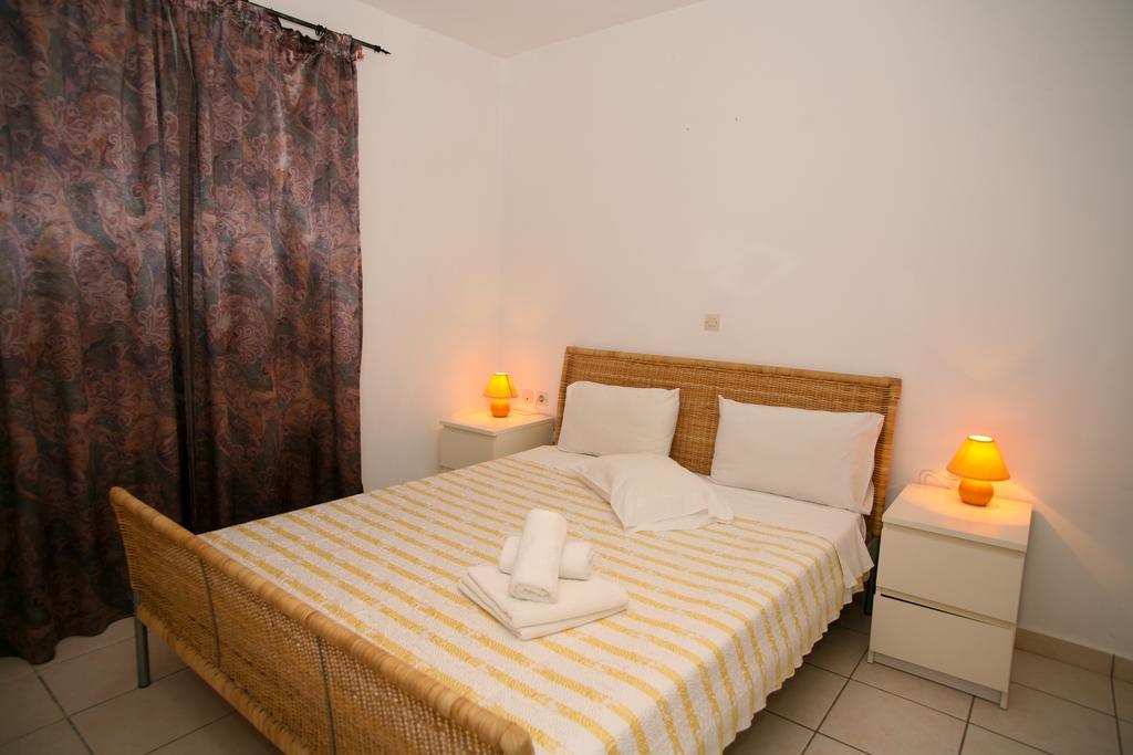 Glyfada Gorgona Apartments ภายนอก รูปภาพ