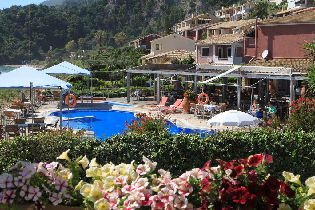 Glyfada Gorgona Apartments ภายนอก รูปภาพ