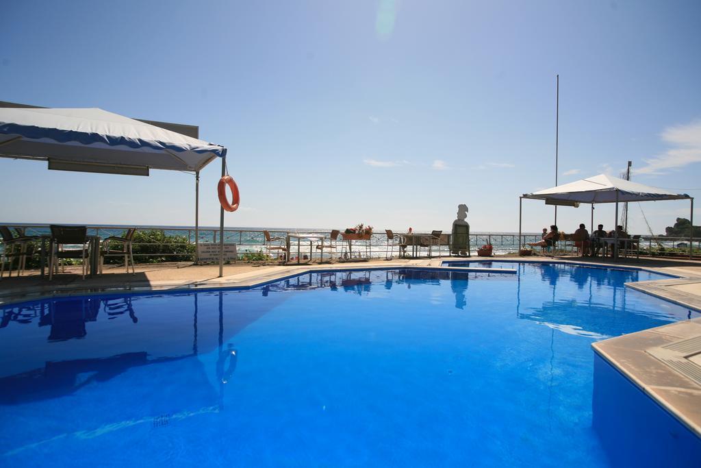 Glyfada Gorgona Apartments ภายนอก รูปภาพ