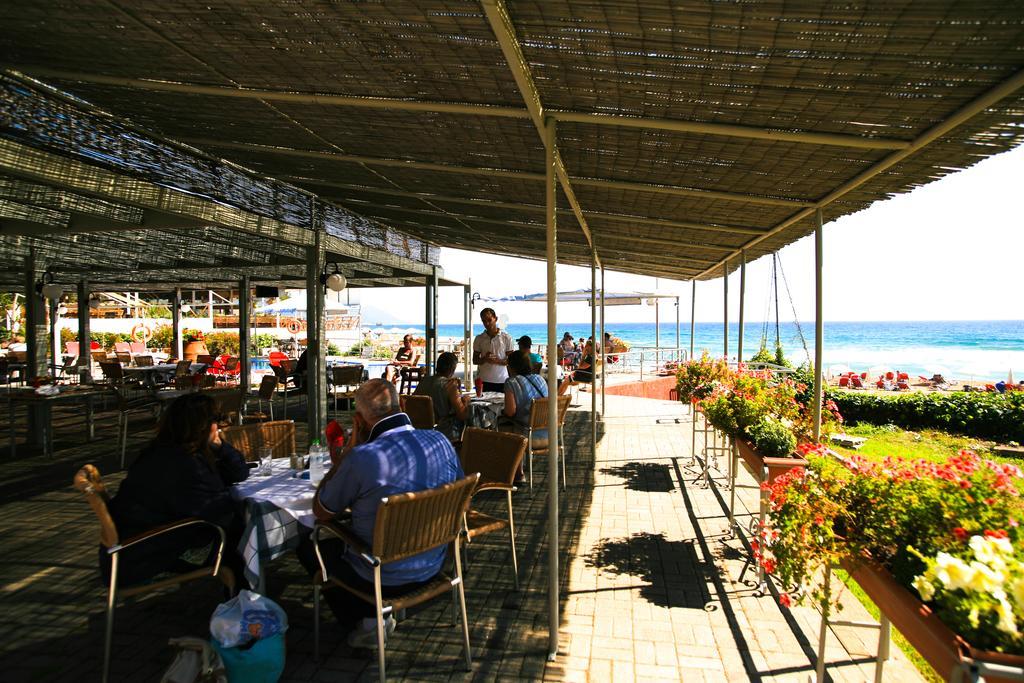 Glyfada Gorgona Apartments ภายนอก รูปภาพ