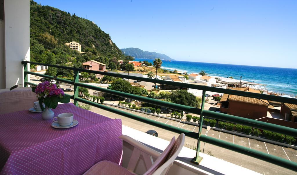 Glyfada Gorgona Apartments ภายนอก รูปภาพ