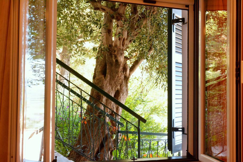 Glyfada Gorgona Apartments ภายนอก รูปภาพ
