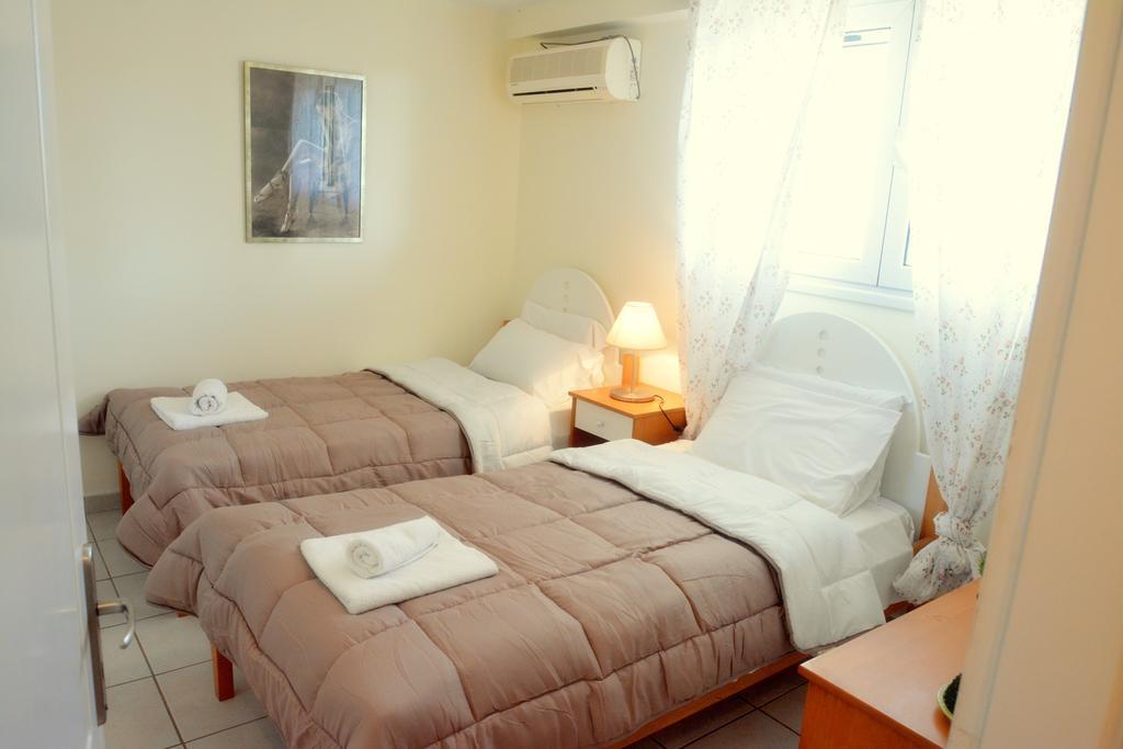 Glyfada Gorgona Apartments ภายนอก รูปภาพ