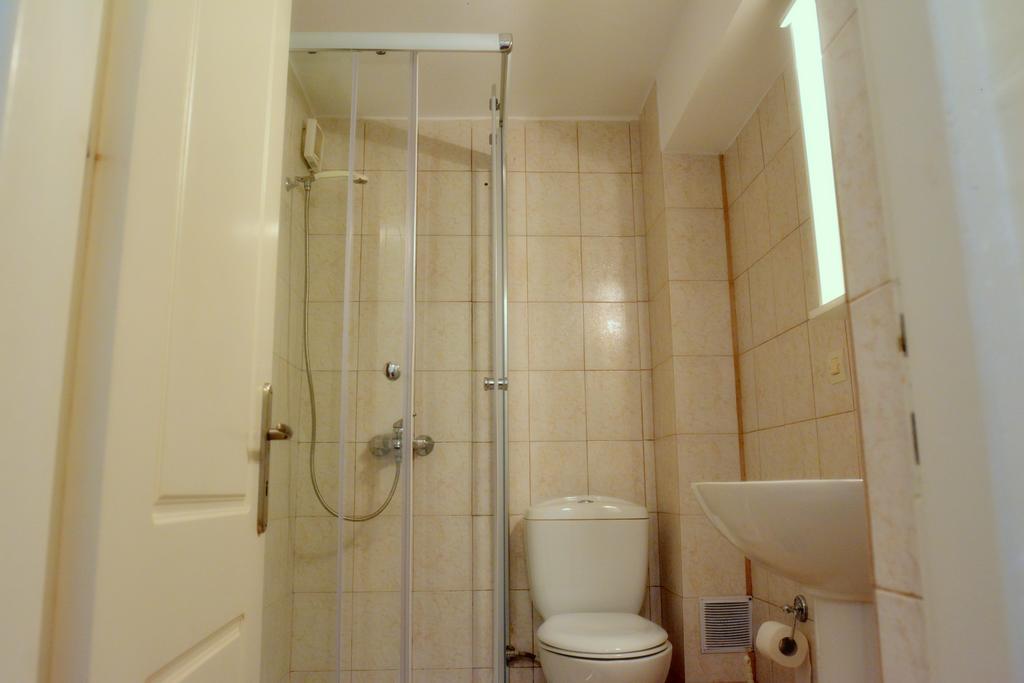 Glyfada Gorgona Apartments ภายนอก รูปภาพ
