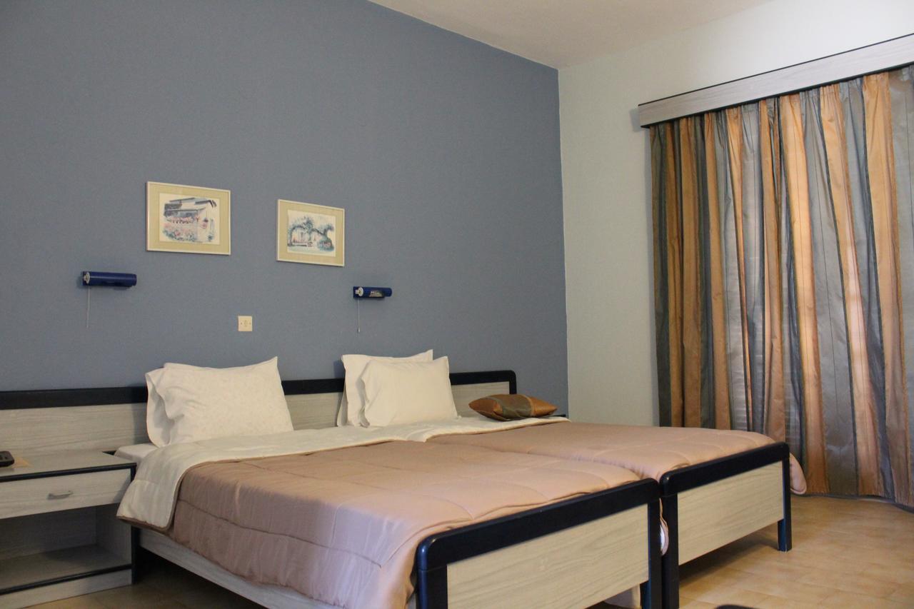 Glyfada Gorgona Apartments ภายนอก รูปภาพ