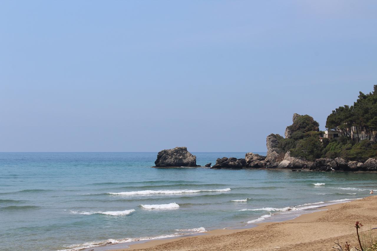 Glyfada Gorgona Apartments ภายนอก รูปภาพ