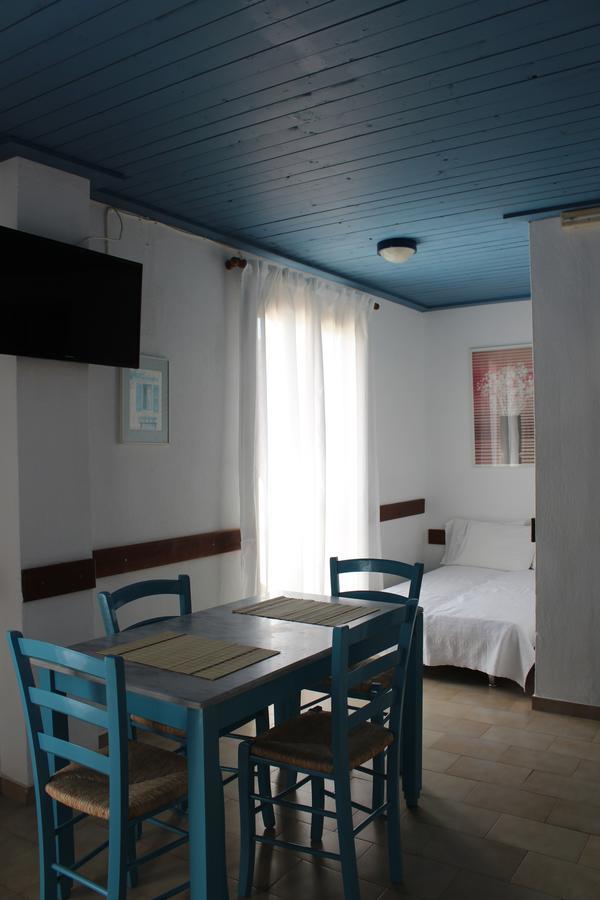 Glyfada Gorgona Apartments ภายนอก รูปภาพ